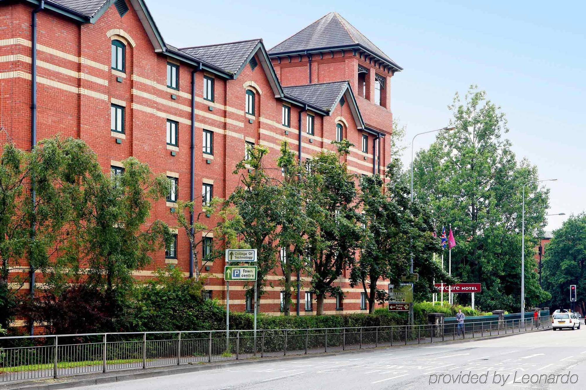 Mercure Wigan Oak Hotel Exterior photo