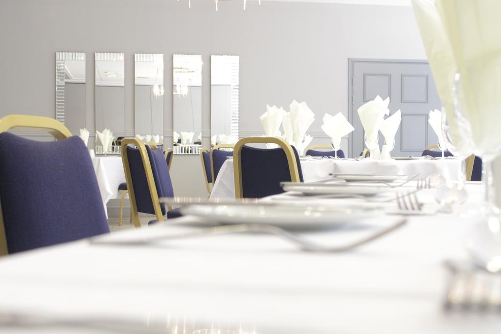 Mercure Wigan Oak Hotel Exterior photo