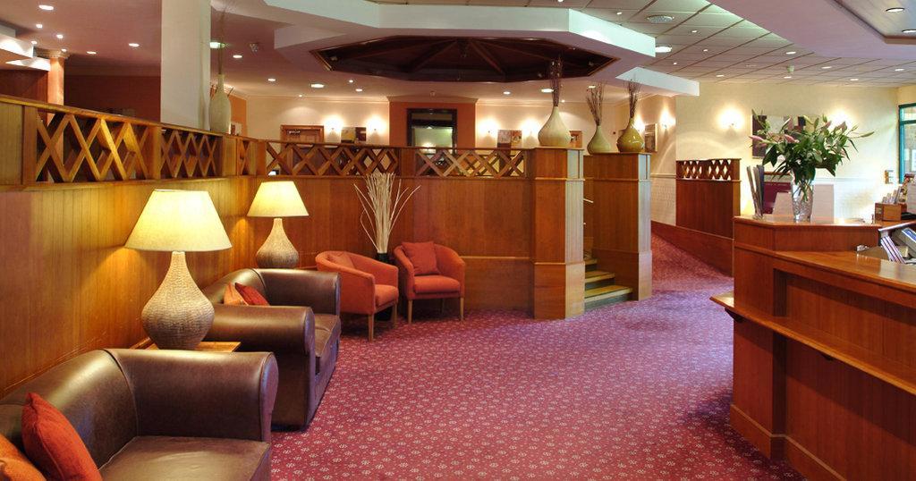 Mercure Wigan Oak Hotel Exterior photo