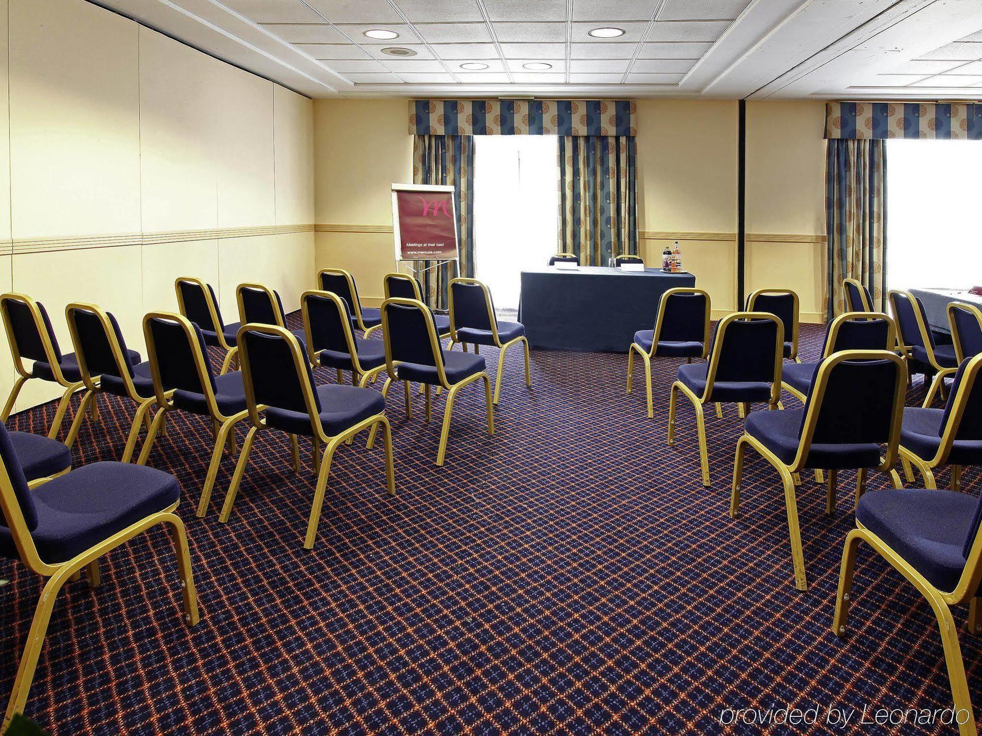 Mercure Wigan Oak Hotel Exterior photo