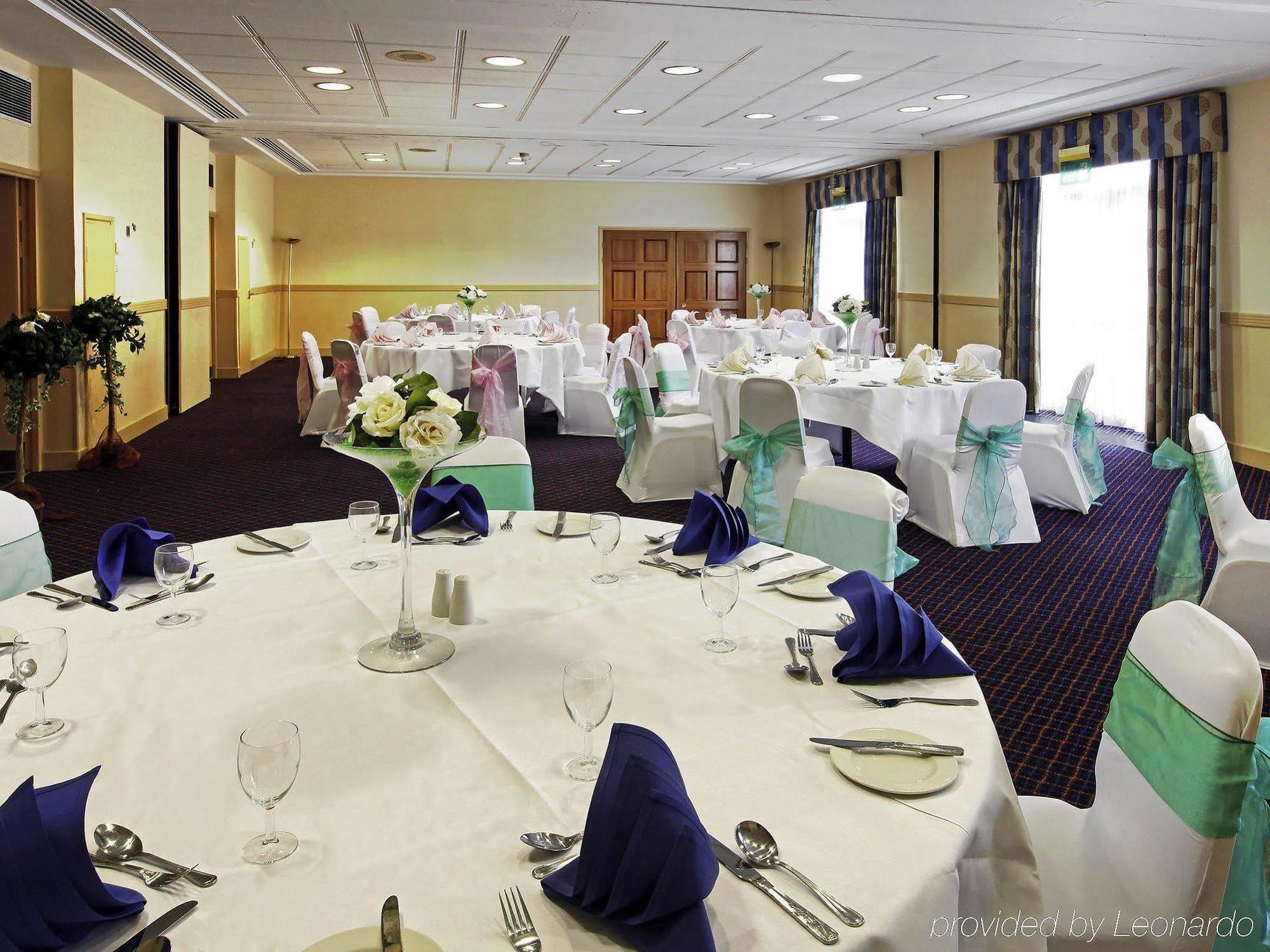 Mercure Wigan Oak Hotel Exterior photo