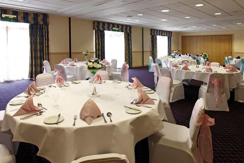 Mercure Wigan Oak Hotel Exterior photo