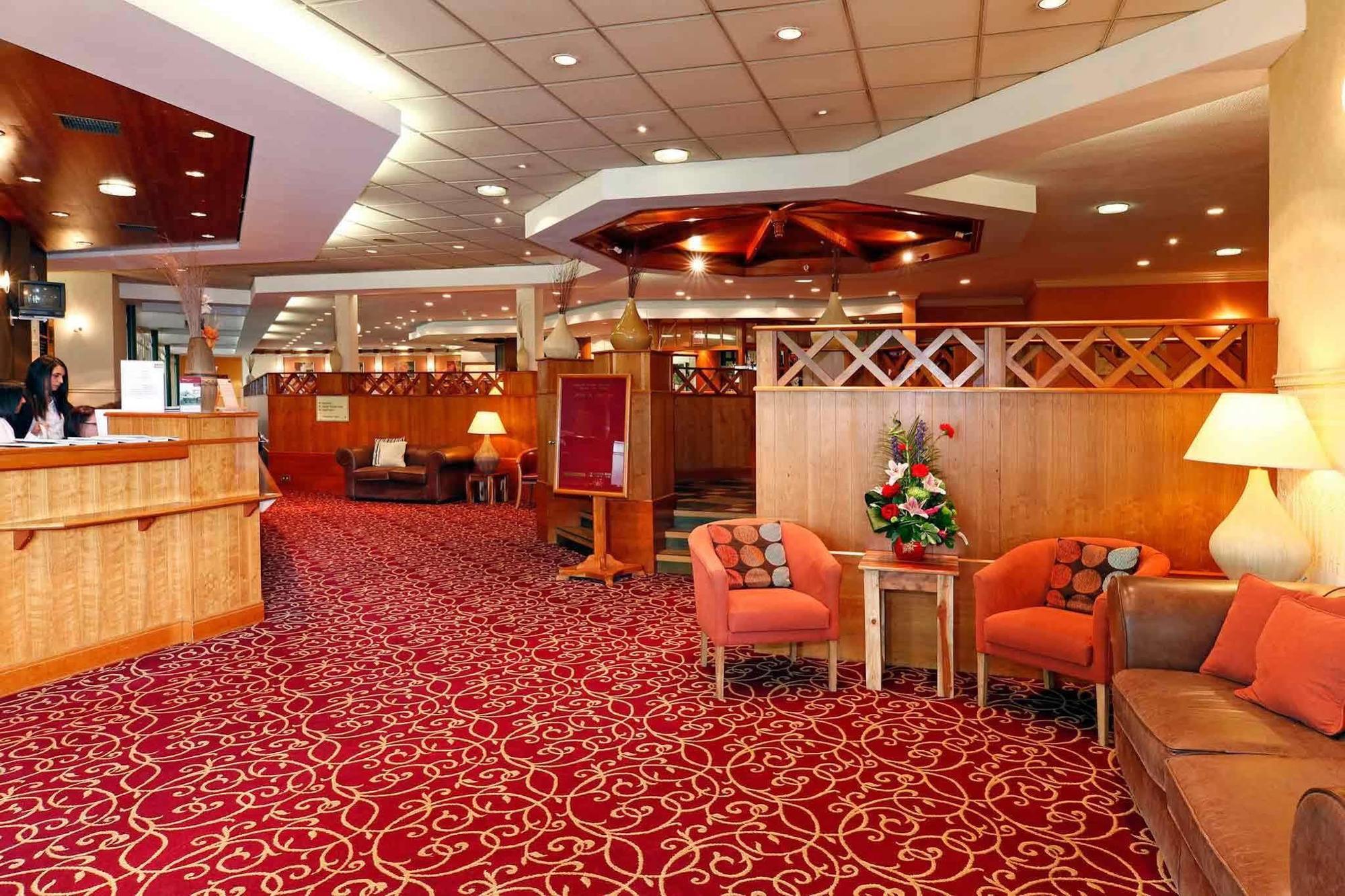 Mercure Wigan Oak Hotel Exterior photo